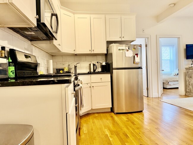 Building Photo - 90 W Cedar St