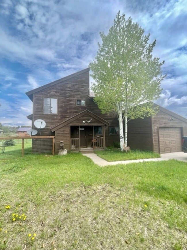 Building Photo - Beautiful Lake Hatcher Home With Views of ...