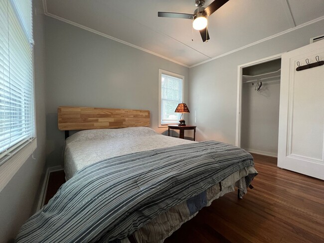 Building Photo - Great Furnished Home in TC