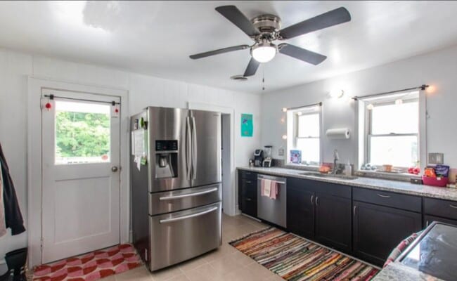 Primary Photo - 1416 E Cedar St