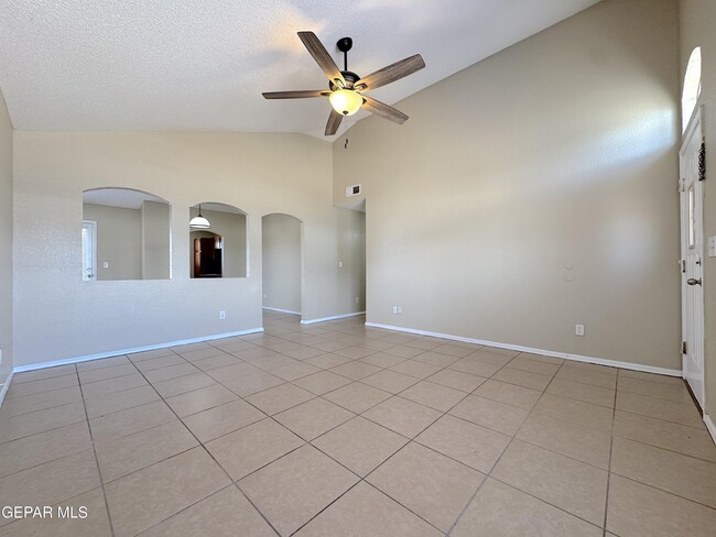 Building Photo - 7504 Howard St