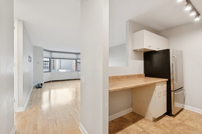 Building Photo - 535 N Michigan Ave