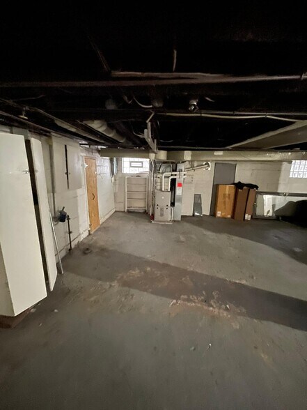 Building Photo - 1631 Fallowfield Ave