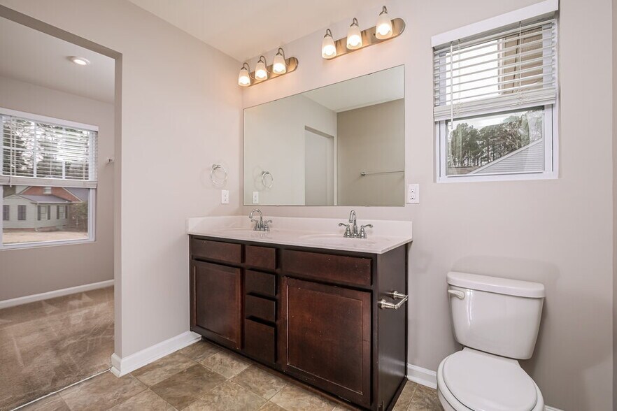 Building Photo - 559 Green Willow Cir