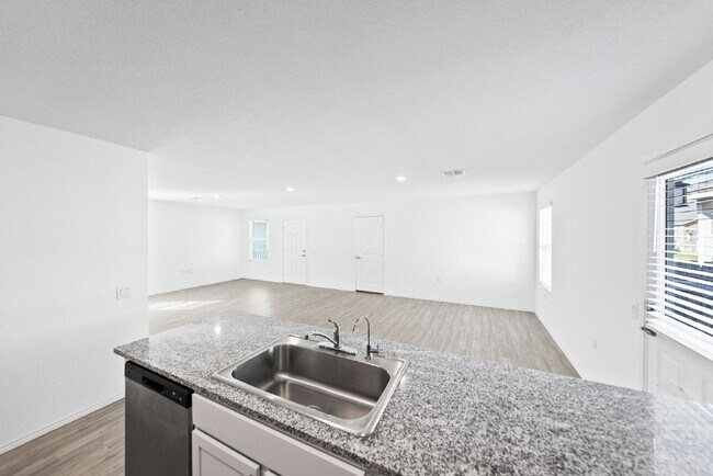 Building Photo - 4546 Glades Wy
