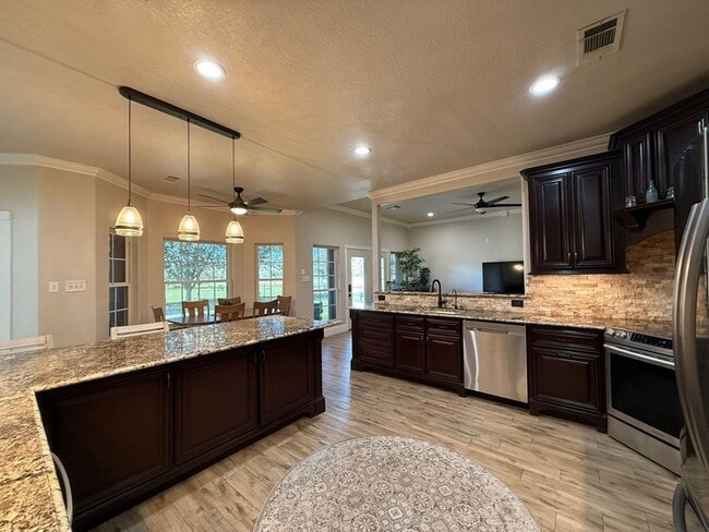 Building Photo - 5828 Avenue P