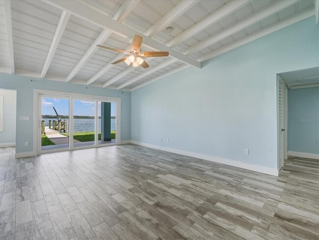 Building Photo - 828 Bay Point Dr