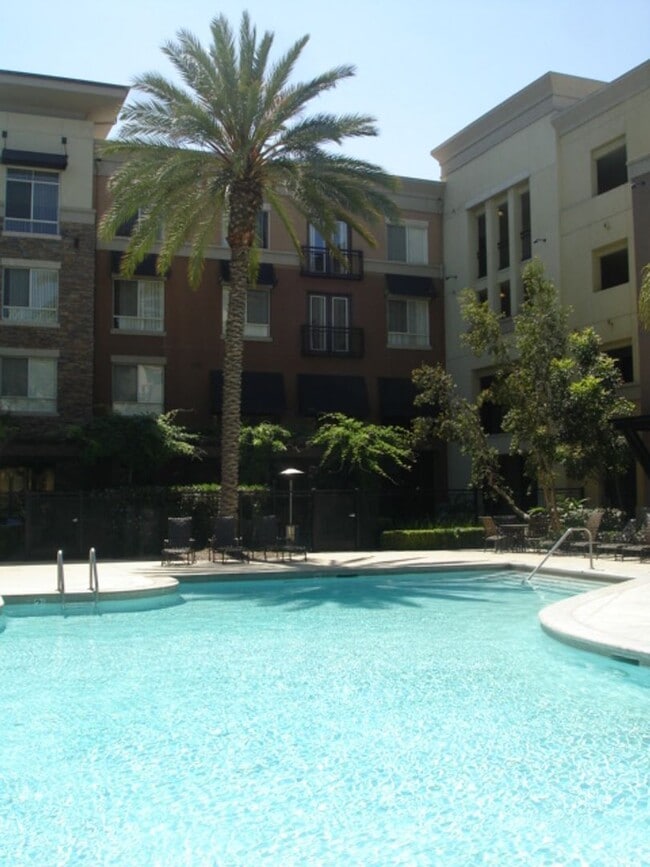 Building Photo - 24505 Town Center Dr