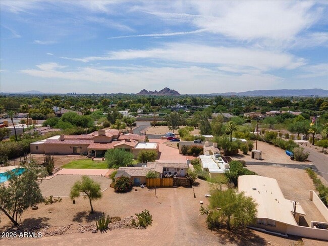 Building Photo - 5702 E Camelback Rd