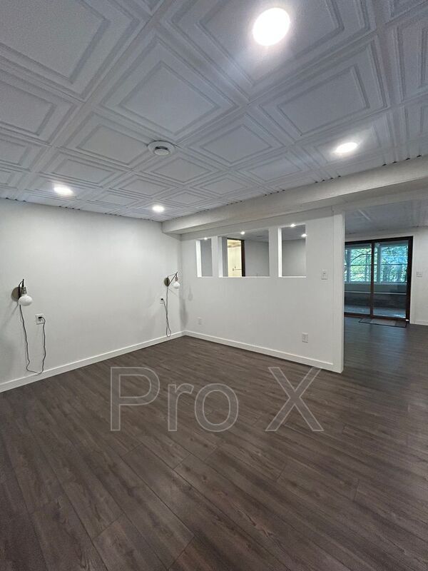 Building Photo - 6 Lambeth Cir