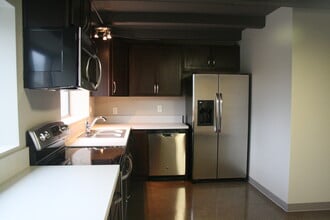 Building Photo - 2224 Y Street