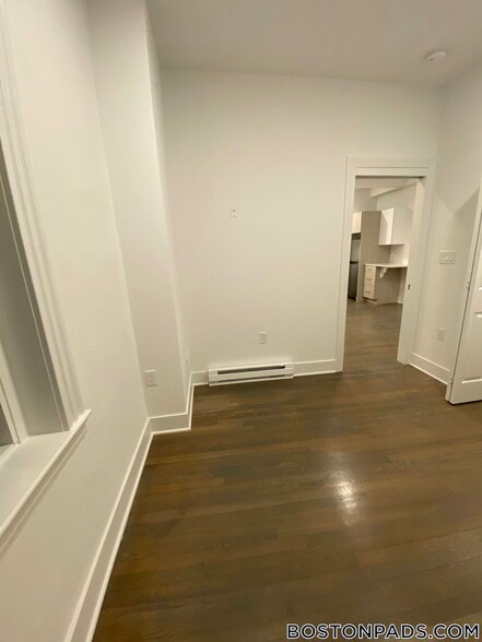 Building Photo - 11 Queensberry St