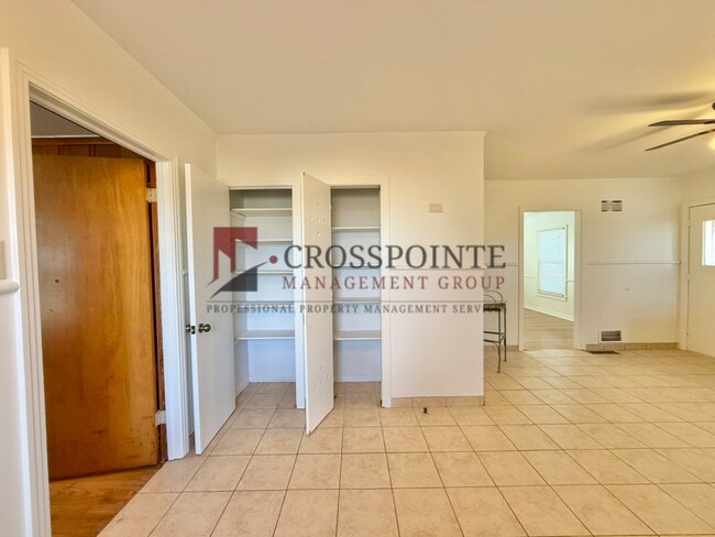 Building Photo - Charming 3 Bedroom, 2 Bathroom Home!