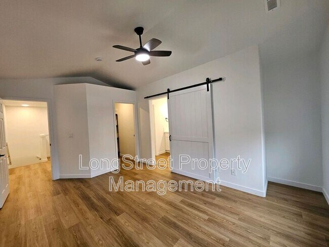 Building Photo - 11987 SW Horizon Blvd