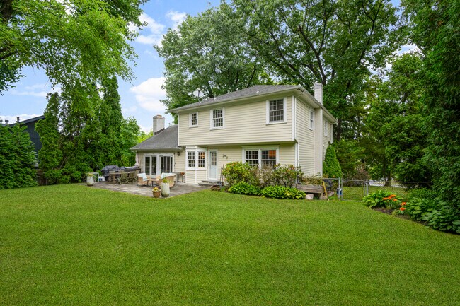 Building Photo - 341 Orienta Ave