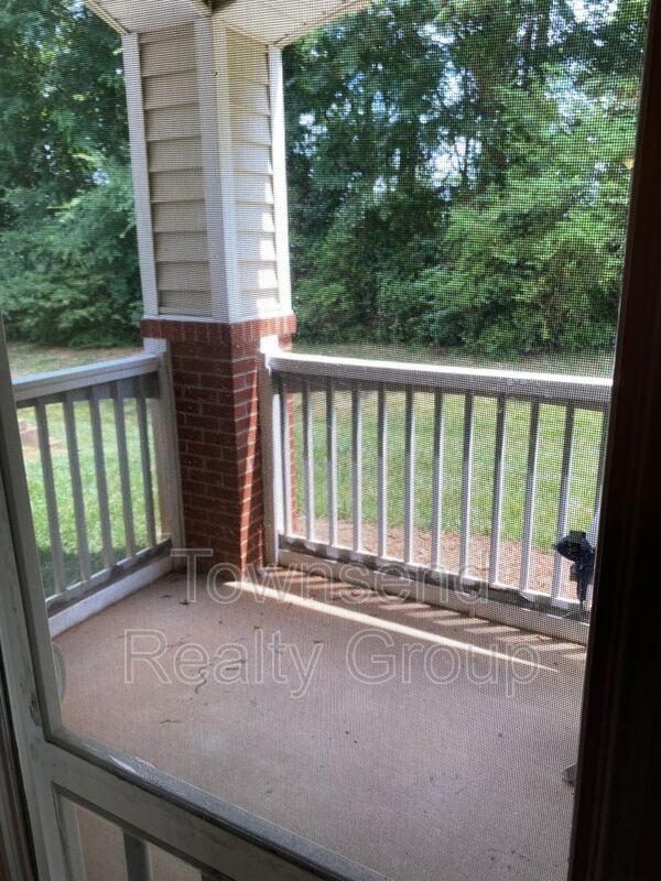 Building Photo - 16244 Redstone Mountain Ln