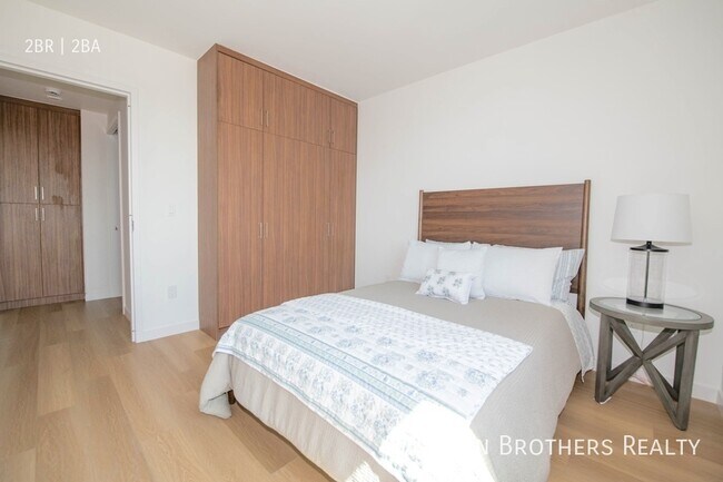 Building Photo - 2853 West Blvd