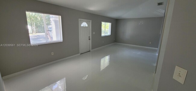 Building Photo - 10250 SW 173rd Terrace