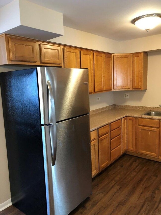 Building Photo - 8549 Grand Ave