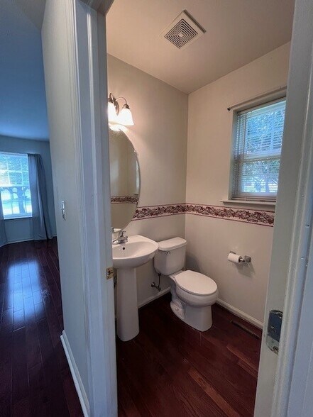Building Photo - 7021 Hunt Dr