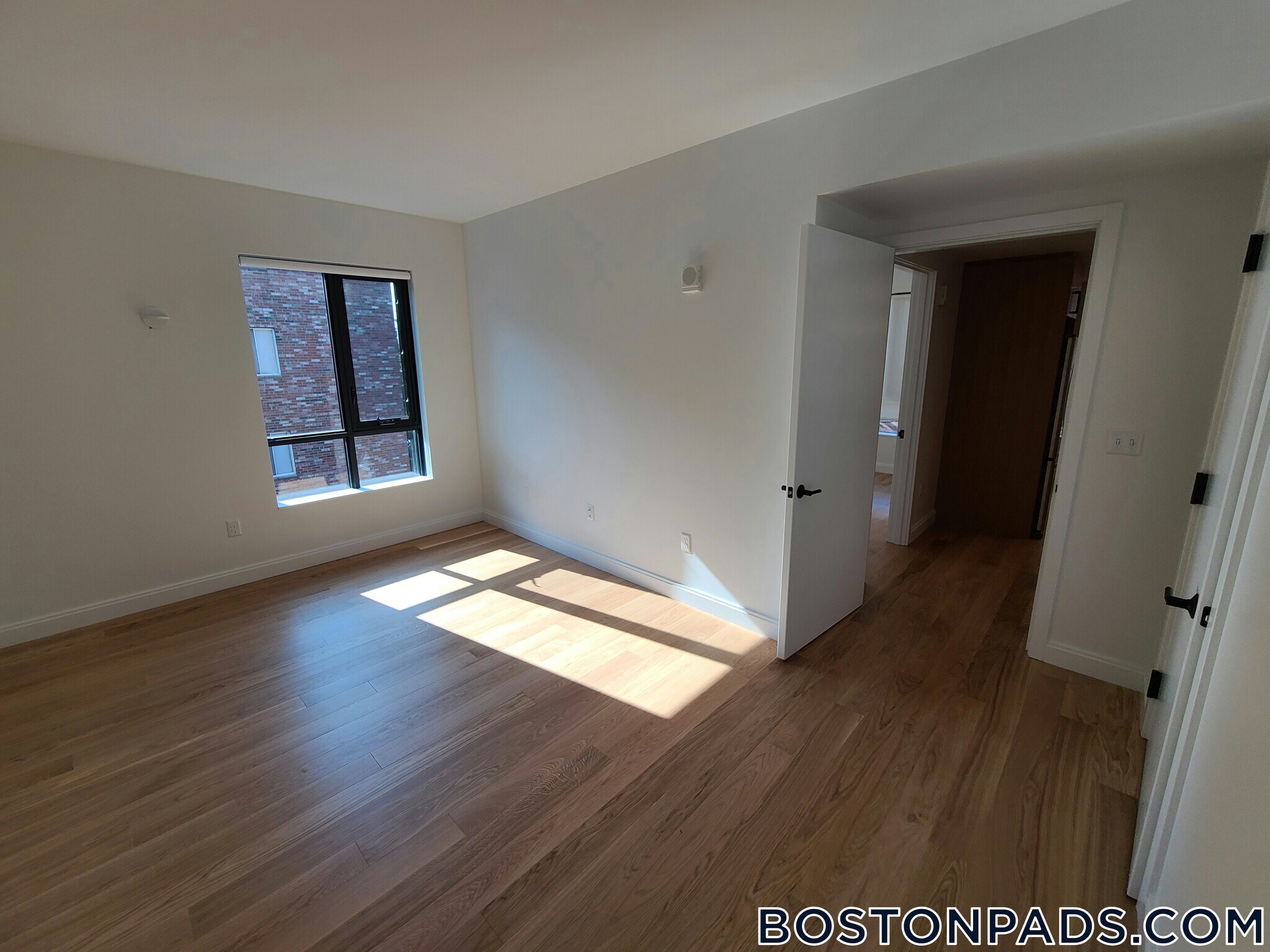 Building Photo - 83 Gardner St