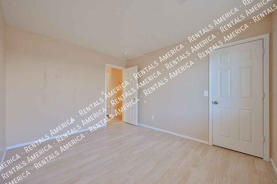 Building Photo - 16176 W Statler St