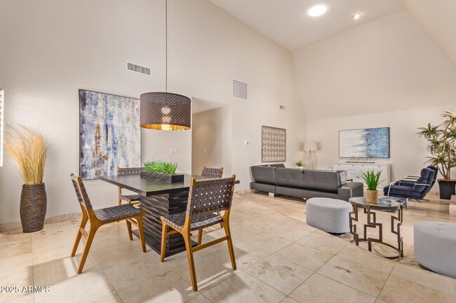 Building Photo - 5443 N 25th St