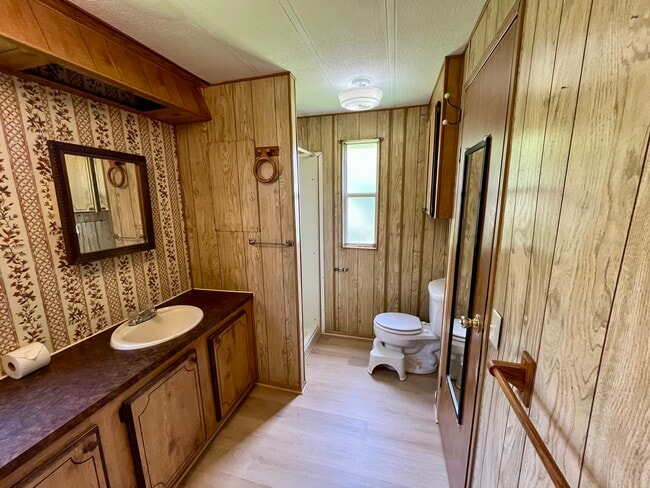 Building Photo - 108 Cedar Dr