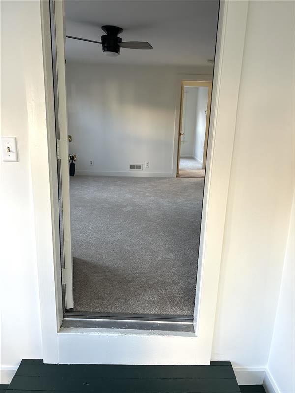 Building Photo - 33 Putnam St