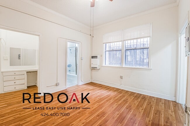 Building Photo - 427 S Grand View St
