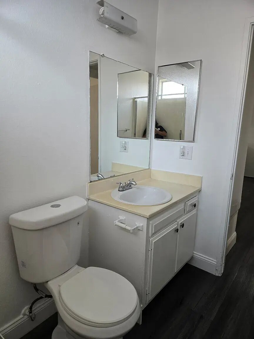 Building Photo - 573 San Rogelio St