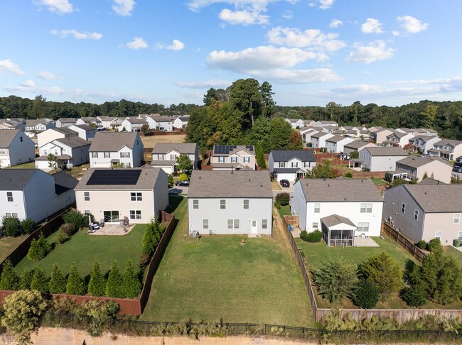 Building Photo - Spacious 5 Bedroom Home with 2-Car Garage,...