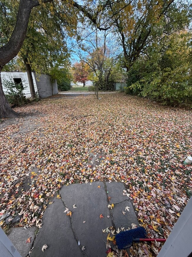 Building Photo - 520 Prouty Ave