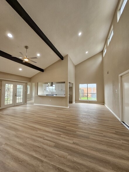 Building Photo - 214 Oleander St