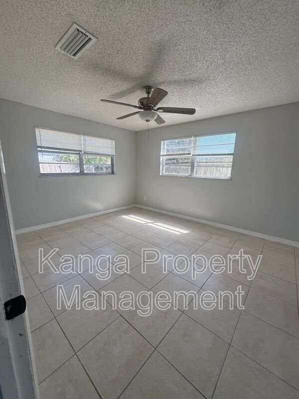 Building Photo - 3206 Louisiana Ave