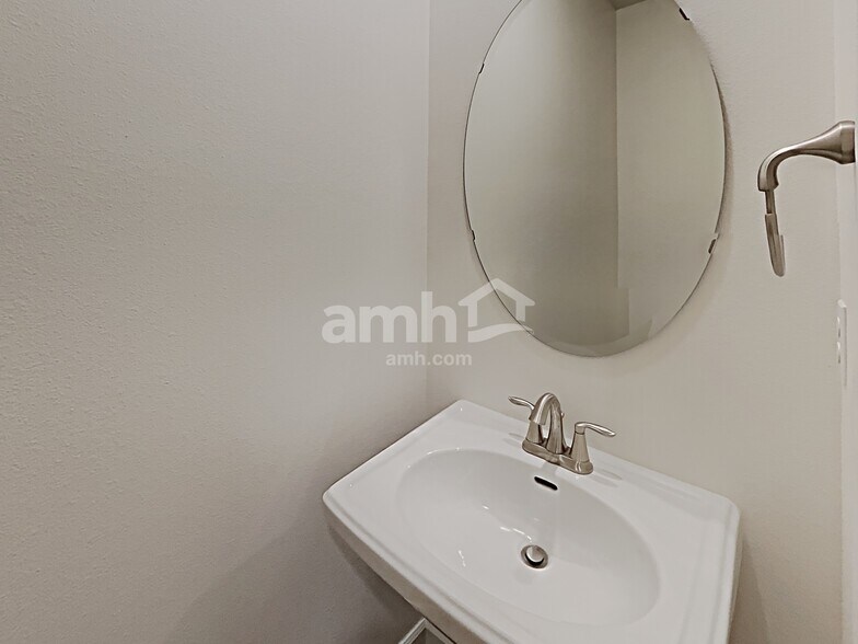 Building Photo - 10622 138th St Ct E