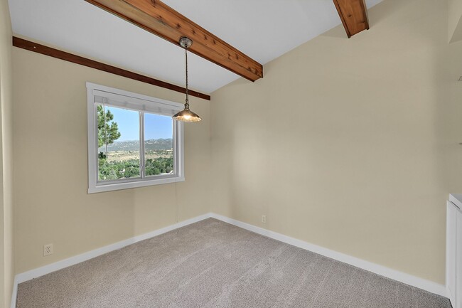 Building Photo - 1058 Fontmore Rd