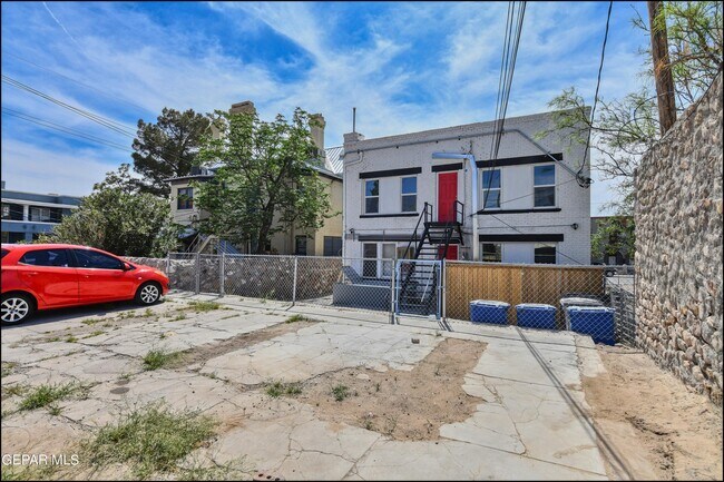 Building Photo - 615 Arizona Ave