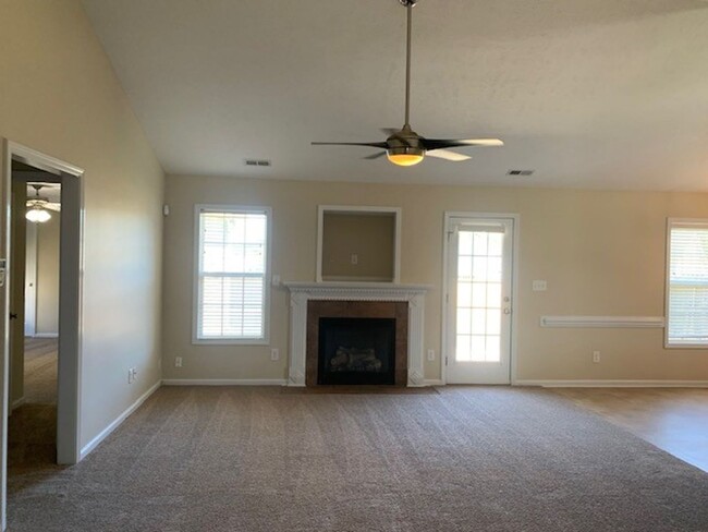 Building Photo - Acorn Ridge Home (RC)