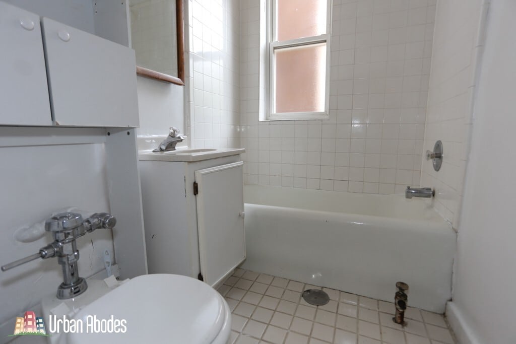 Building Photo - 523 W Melrose St