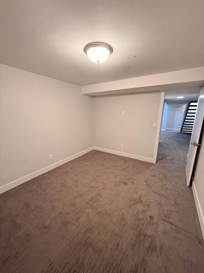 Building Photo - 558 S 440 W St