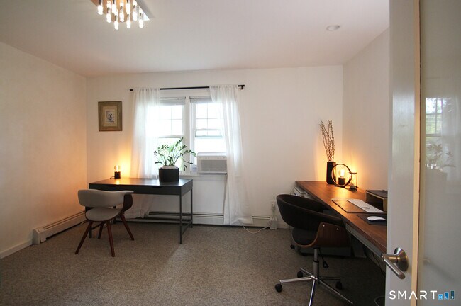 Building Photo - 83 Quinlan Ave