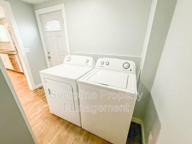 Building Photo - 109 E Belmont St