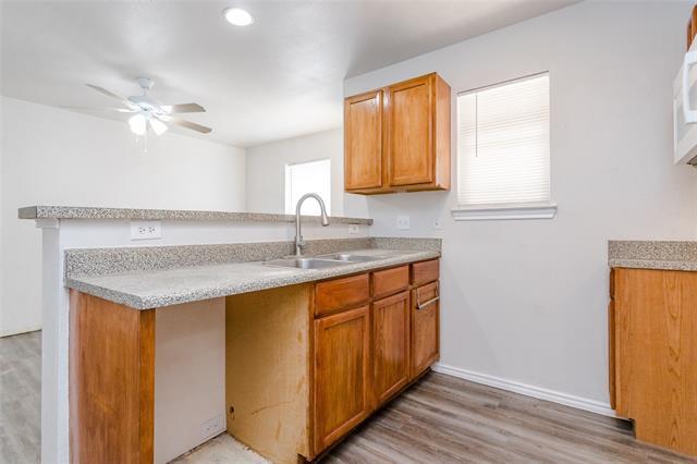 Building Photo - 1217 Village Garden Dr