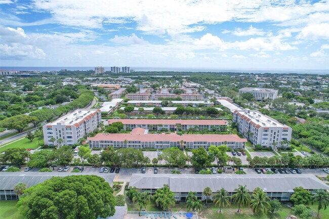 Building Photo - 250 NE 20th St