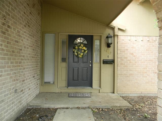 Building Photo - 1402 Forestglen Dr