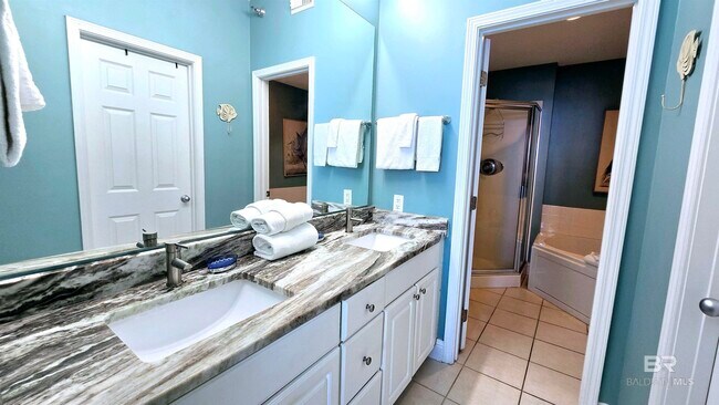 Building Photo - 455 E Beach Blvd