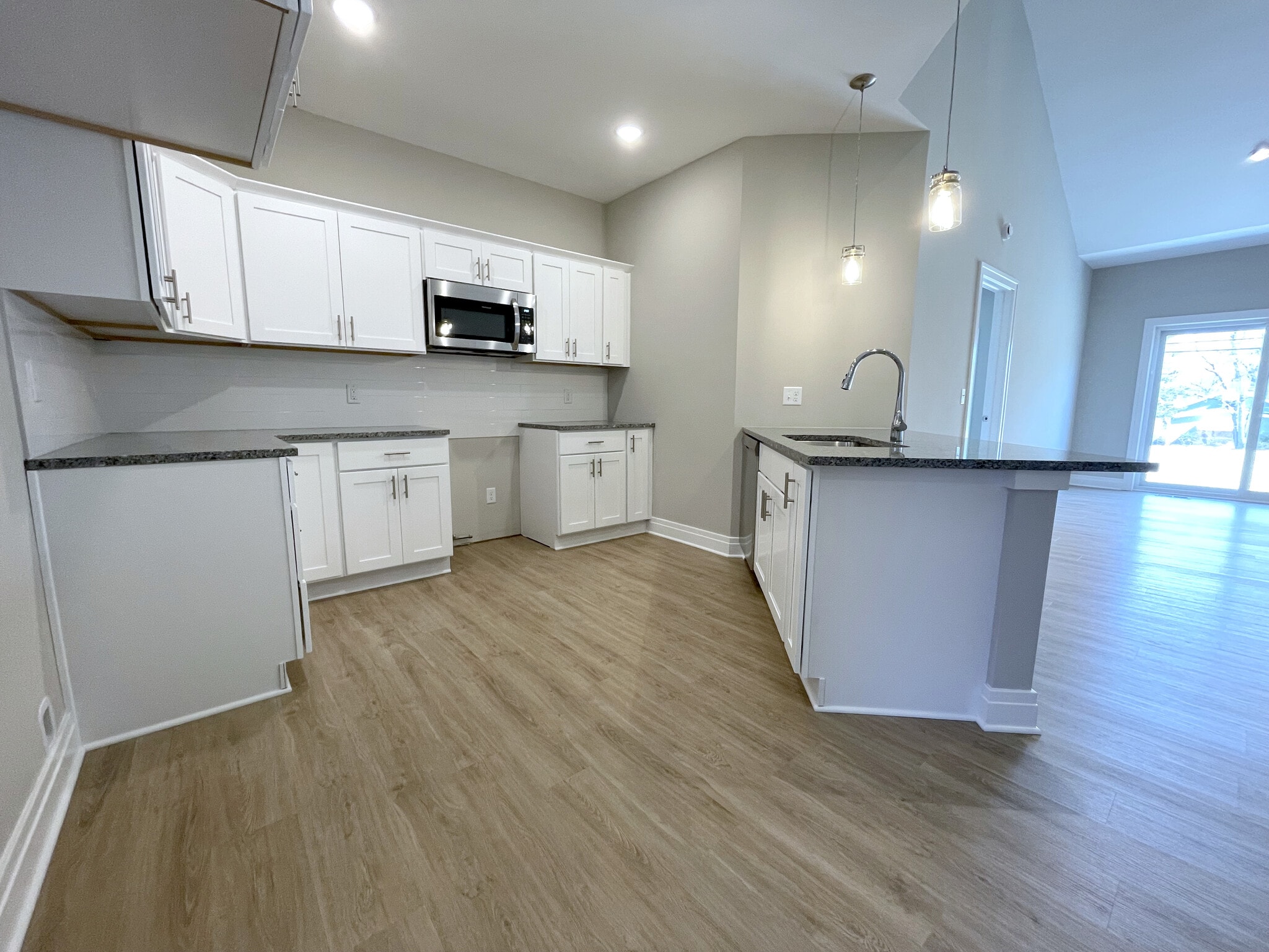 Kitchen (Gas Stove & Refrigerator Included) - 4286 Tisbury Ln