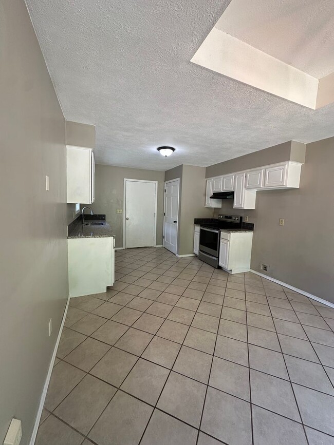 Building Photo - Great Location! Completely remodeled 3 bedroom 2 full bathroom home available now in battlefield!!