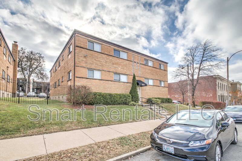 Building Photo - 3850 Park Ave